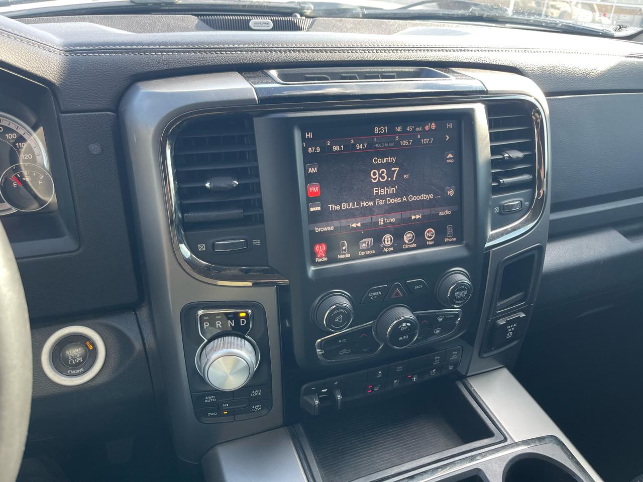 RAM 1500 4WD Crew Cab 140.5" Sport 2014