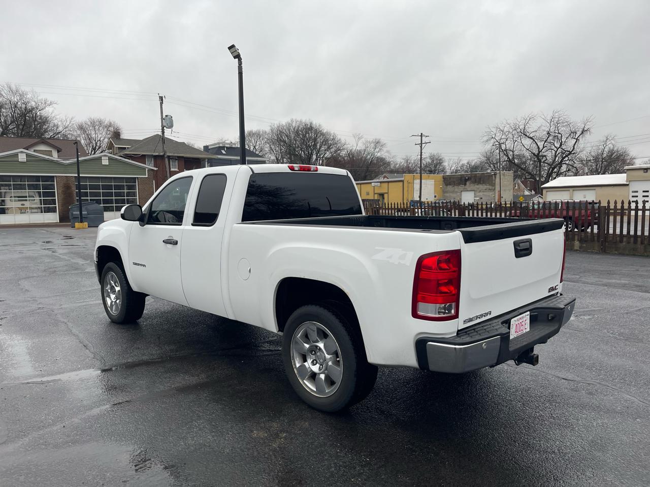 GMC Sierra 1500 4WD Ext Cab 143.5" SLE 2011