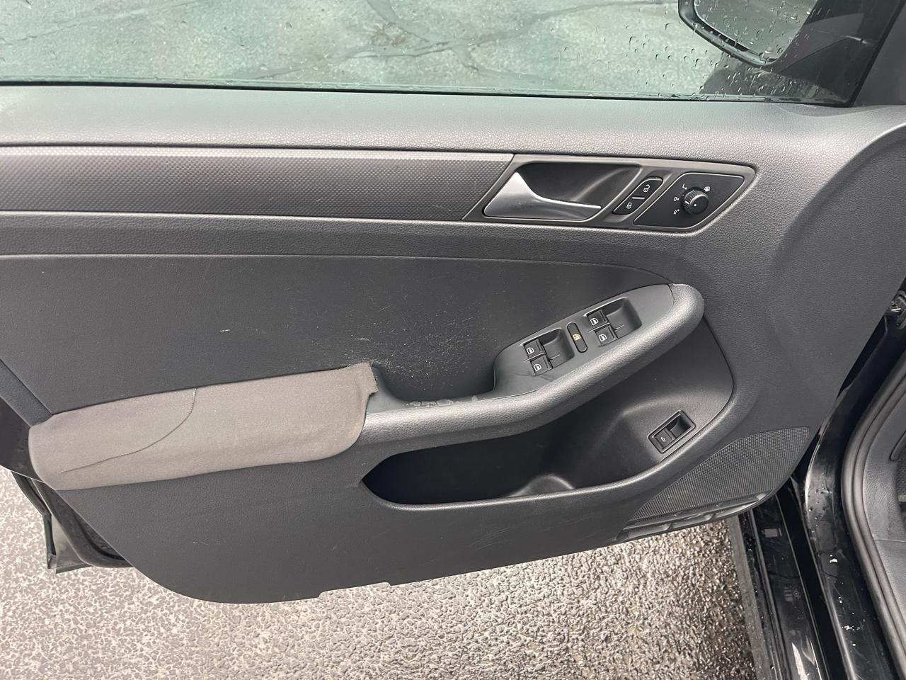 Volkswagen Jetta S 2012