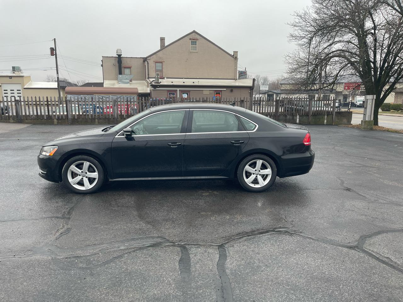 Volkswagen Passat 2.5L SE AT 2013