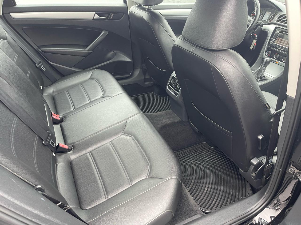 Volkswagen Passat 2.5L SE AT 2013