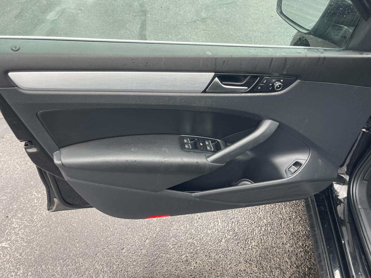 Volkswagen Passat 2.5L SE AT 2013