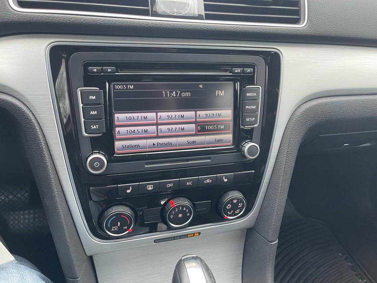 Volkswagen Passat 2.5L SE AT 2013