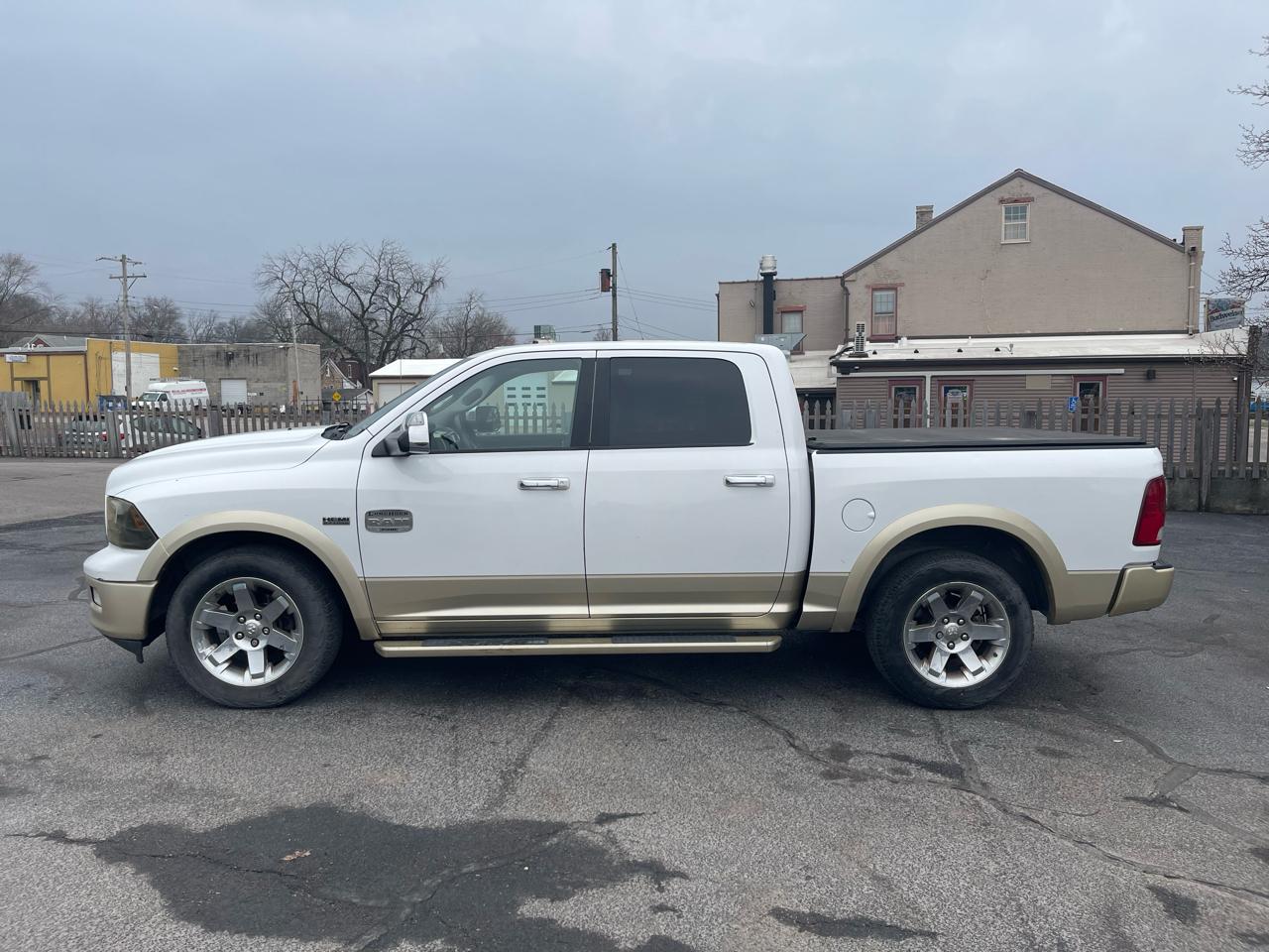 RAM 1500 2WD Crew Cab 140.5" Laramie Longhorn Edition 2011