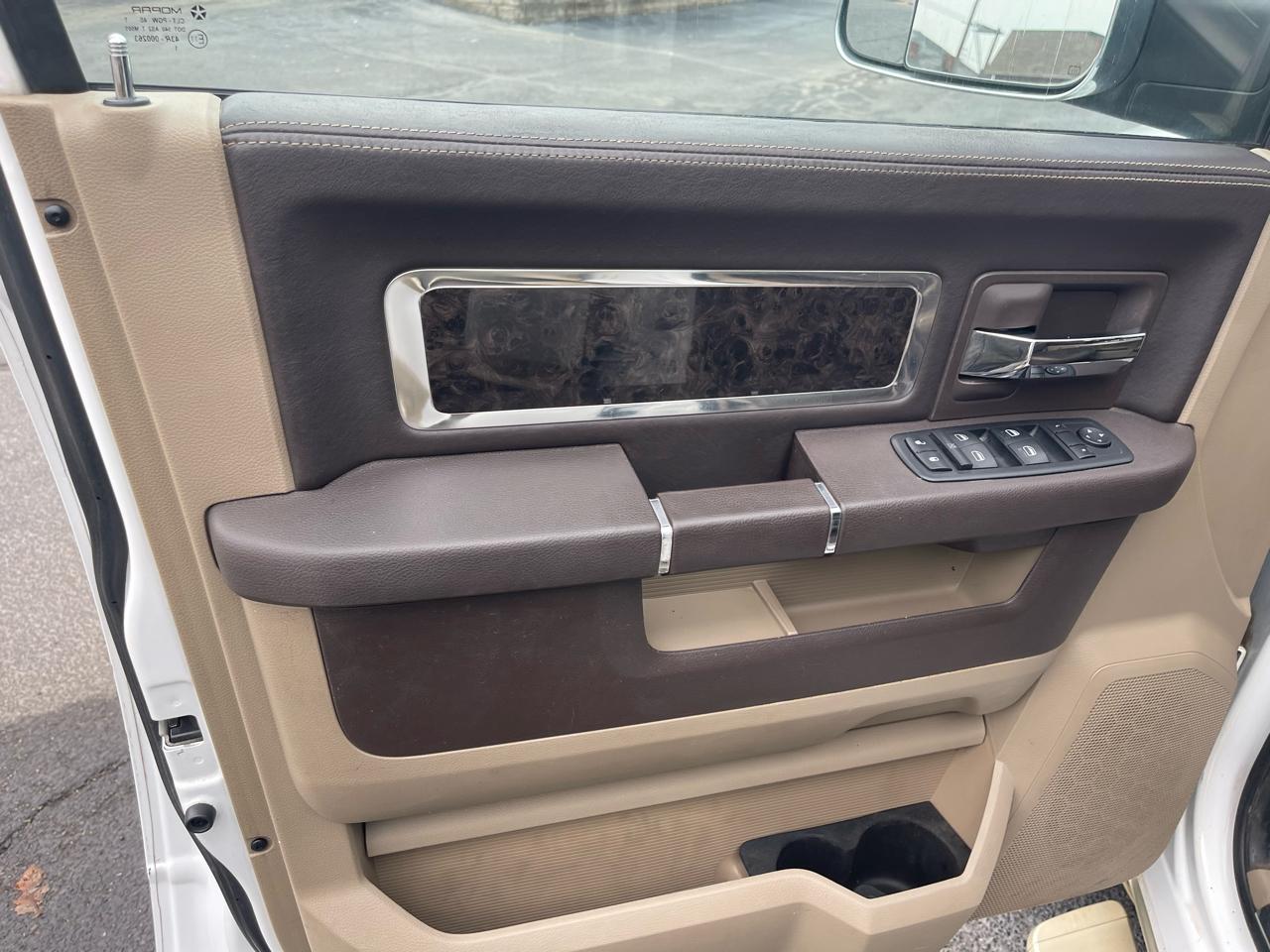 RAM 1500 2WD Crew Cab 140.5" Laramie Longhorn Edition 2011