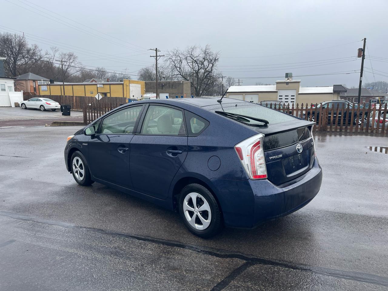 Toyota Prius Prius V 2012