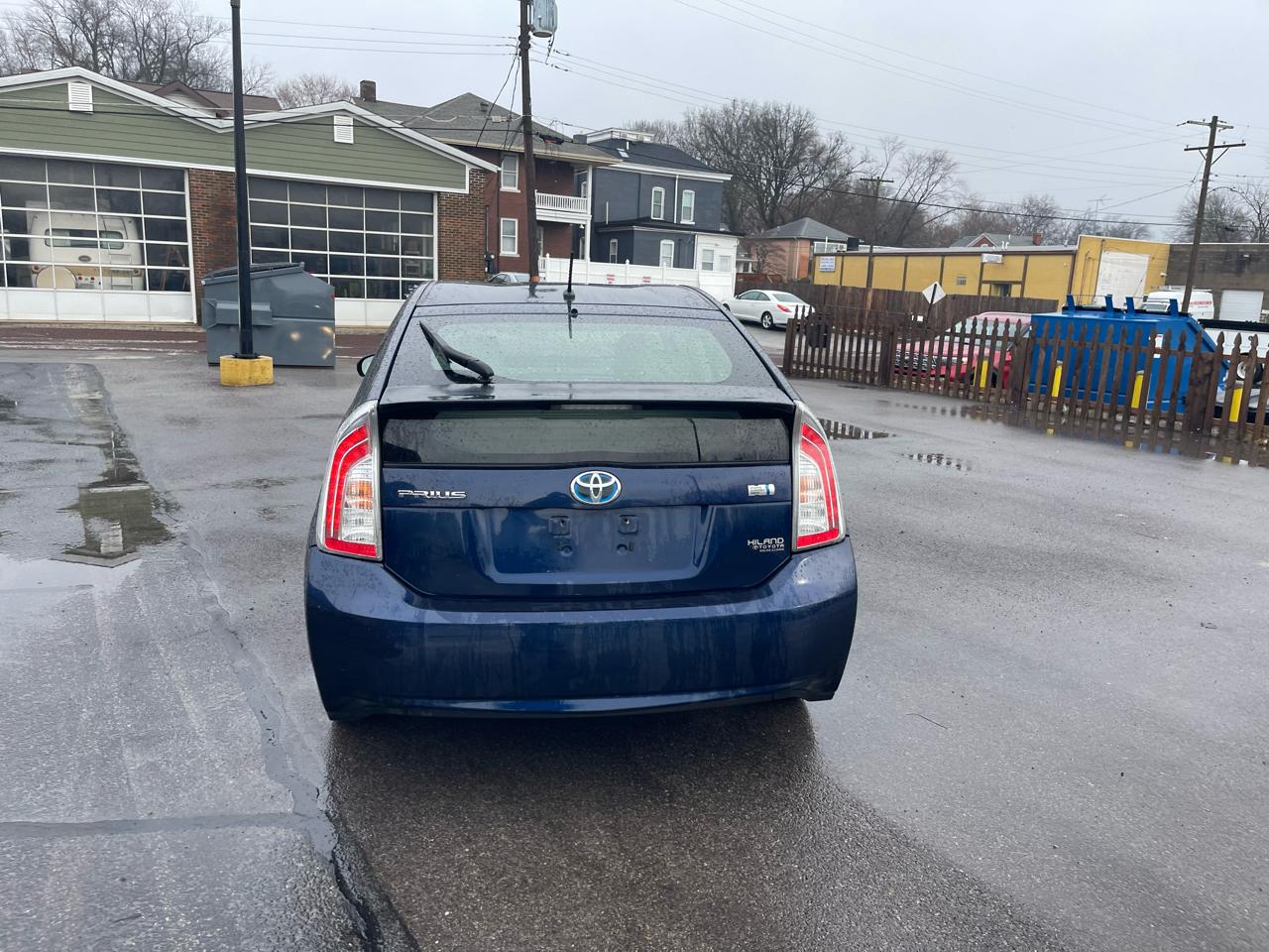 Toyota Prius Prius V 2012