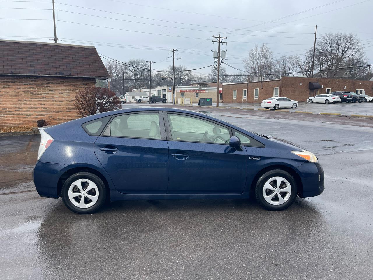 Toyota Prius Prius V 2012