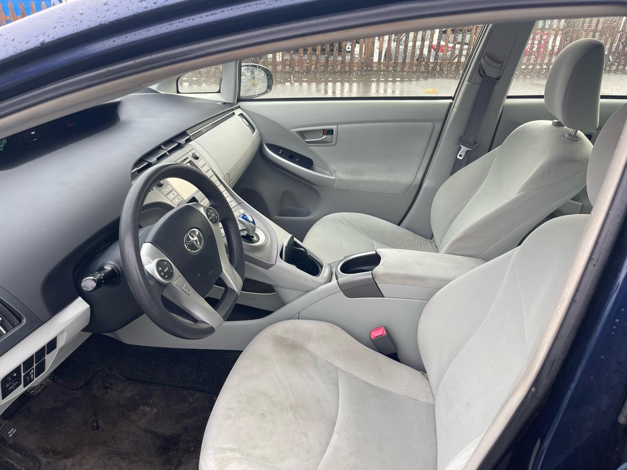 Toyota Prius Prius V 2012