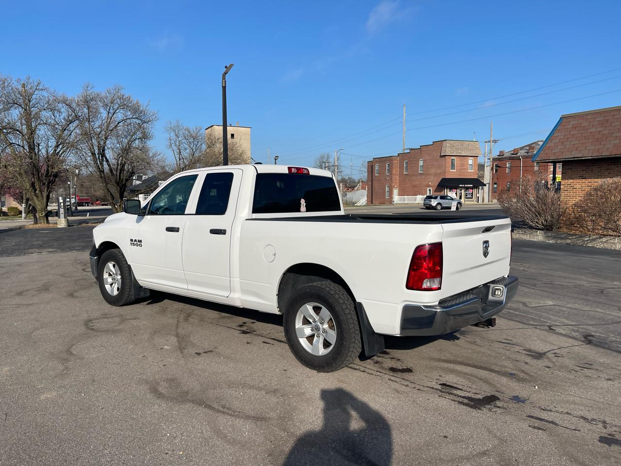 RAM 1500 2WD Crew Cab 140.5" SLT 2016