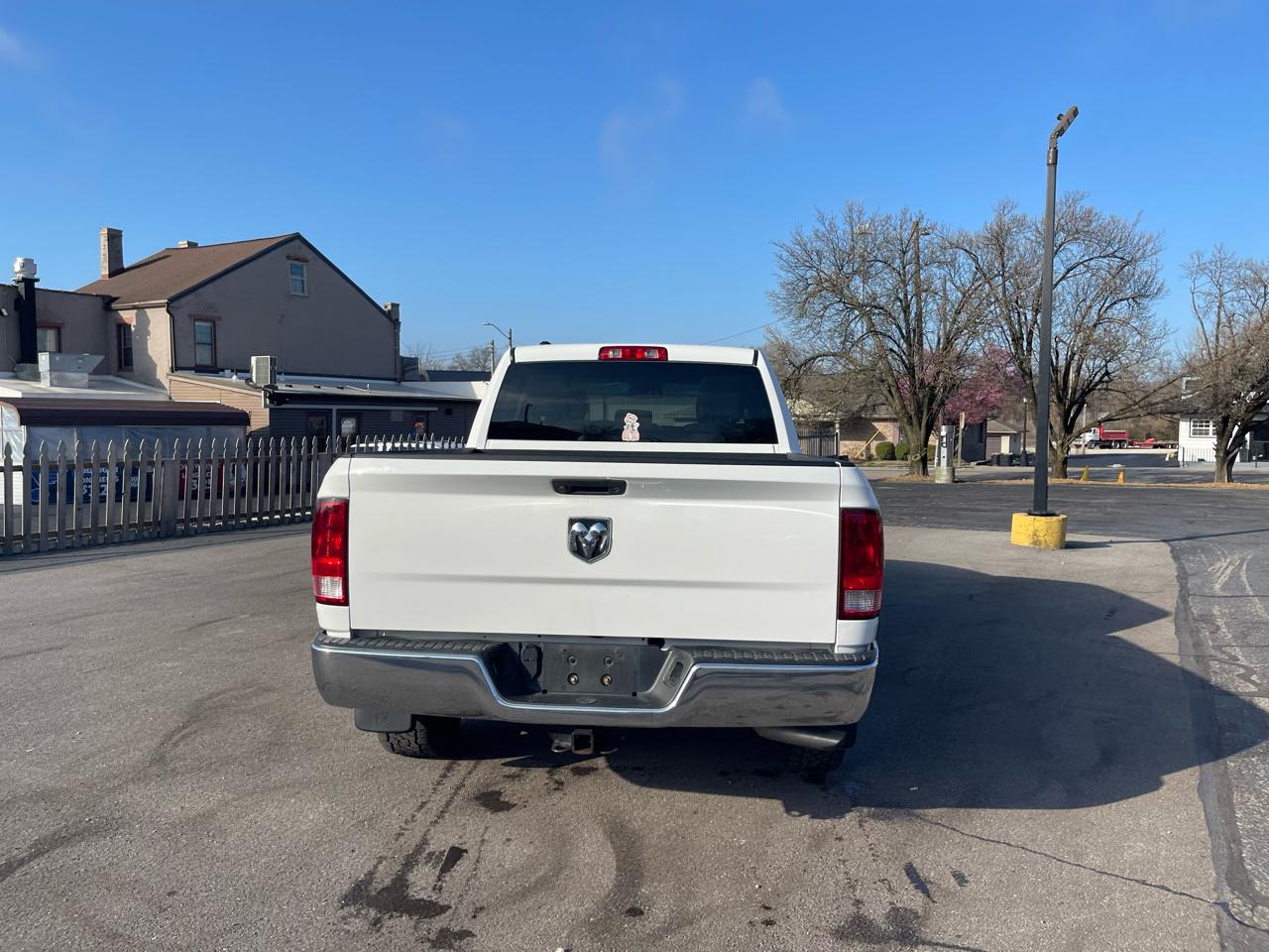 RAM 1500 2WD Crew Cab 140.5" SLT 2016
