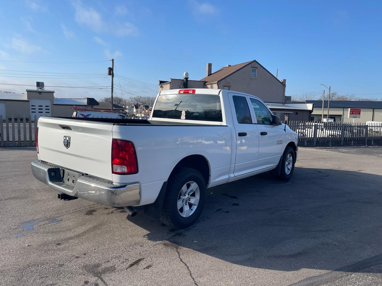 RAM 1500 2WD Crew Cab 140.5" SLT 2016