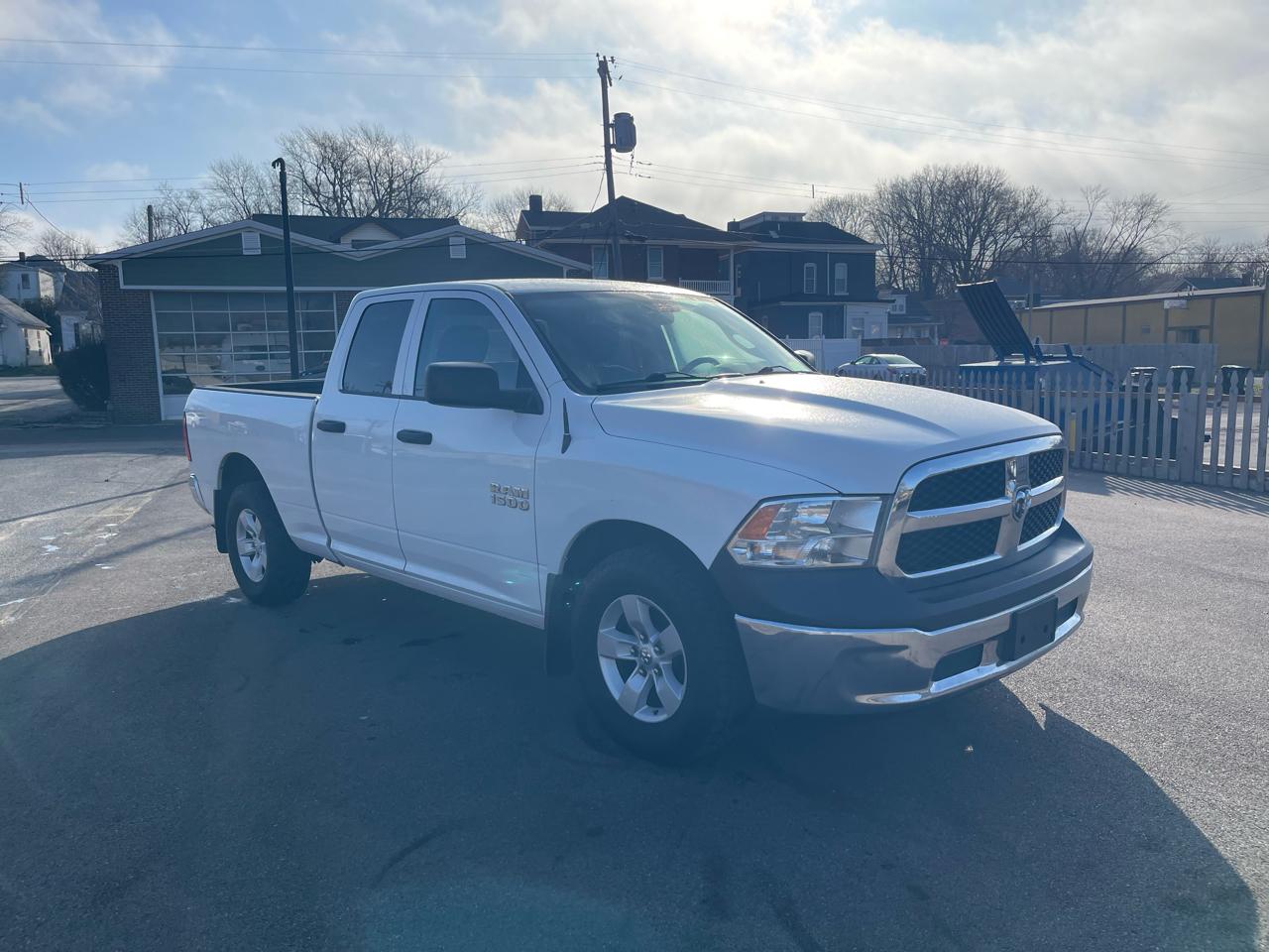 RAM 1500 2WD Crew Cab 140.5" SLT 2016