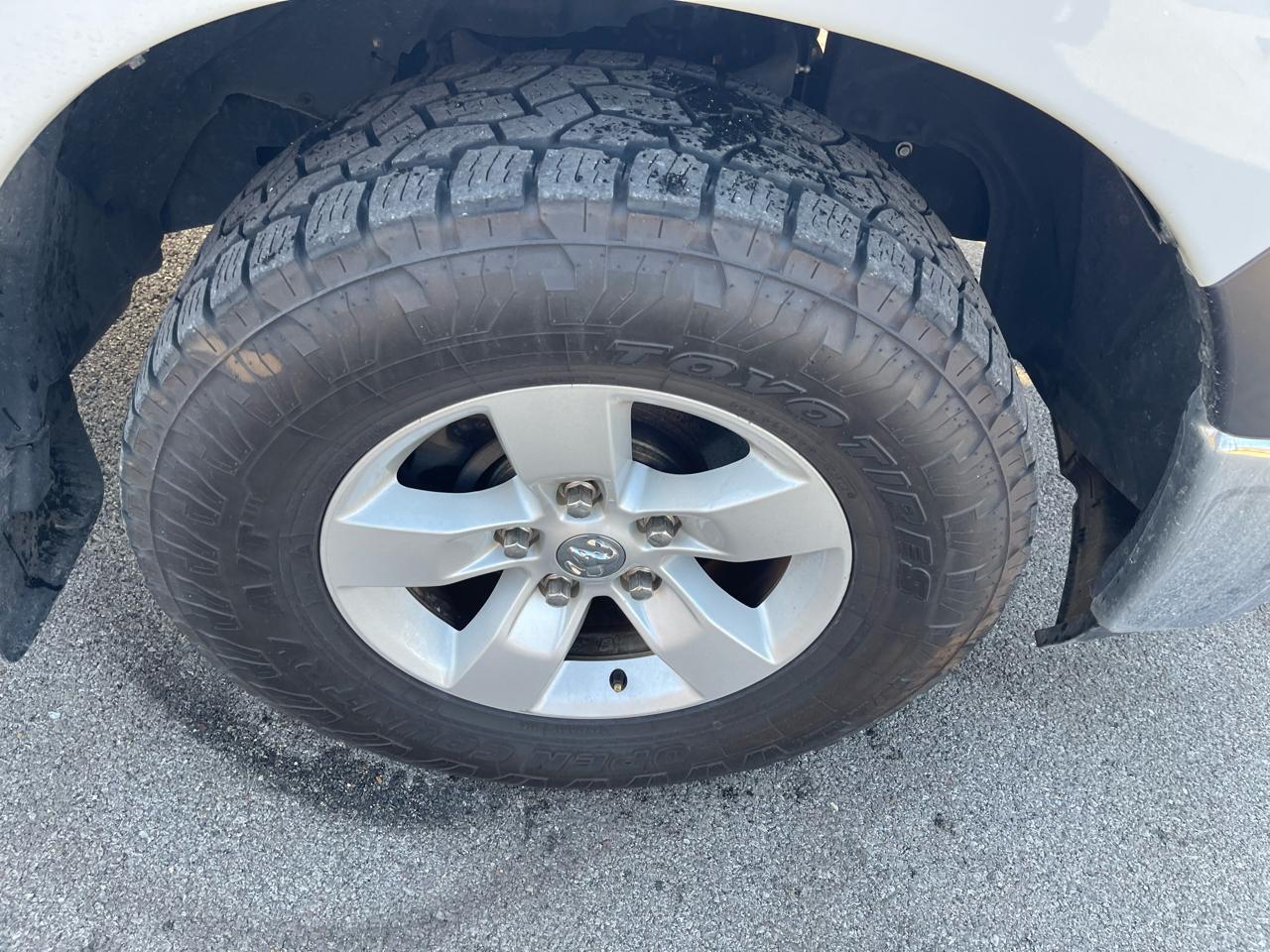 RAM 1500 2WD Crew Cab 140.5" SLT 2016