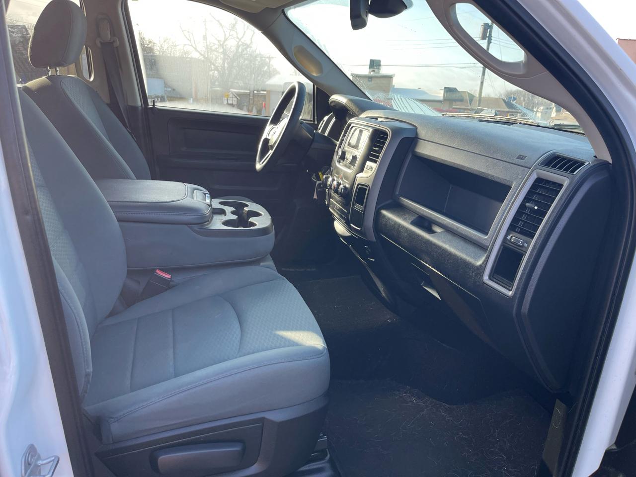 RAM 1500 2WD Crew Cab 140.5" SLT 2016