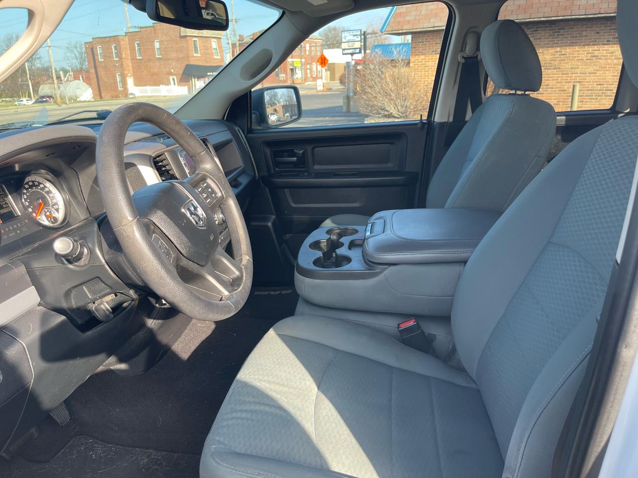 RAM 1500 2WD Crew Cab 140.5" SLT 2016