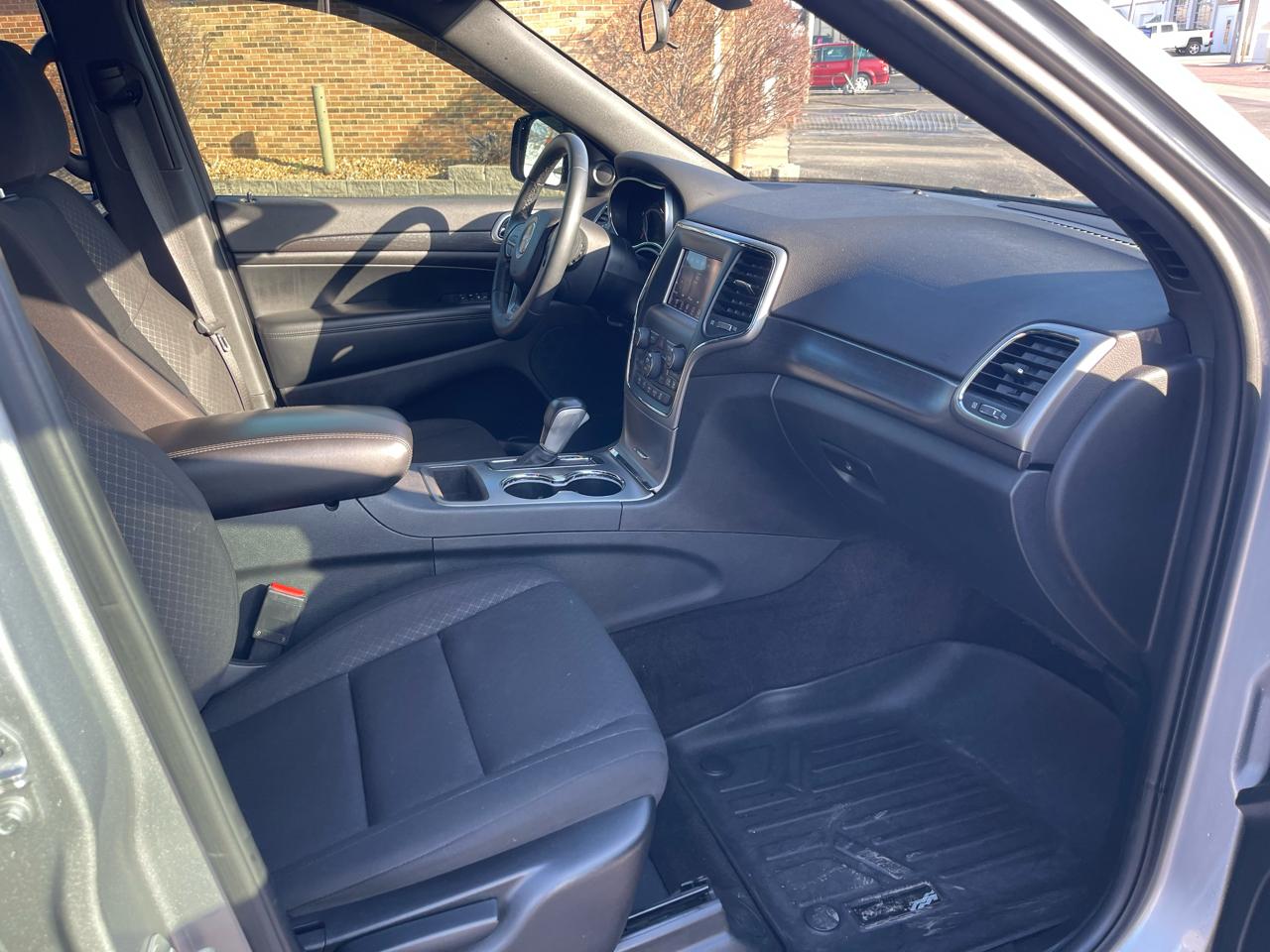 Jeep Grand Cherokee Laredo 2WD 2018