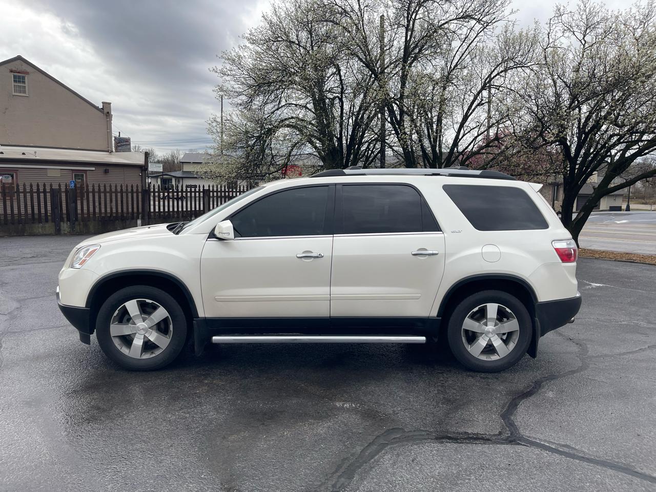 GMC Acadia SLT-2 FWD 2011