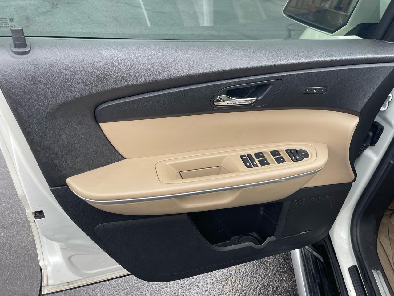 GMC Acadia SLT-2 FWD 2011