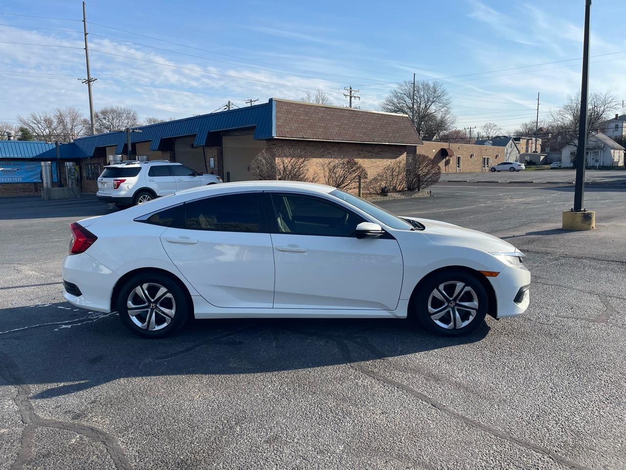 Honda Civic 4dr Sdn LX Auto 2017