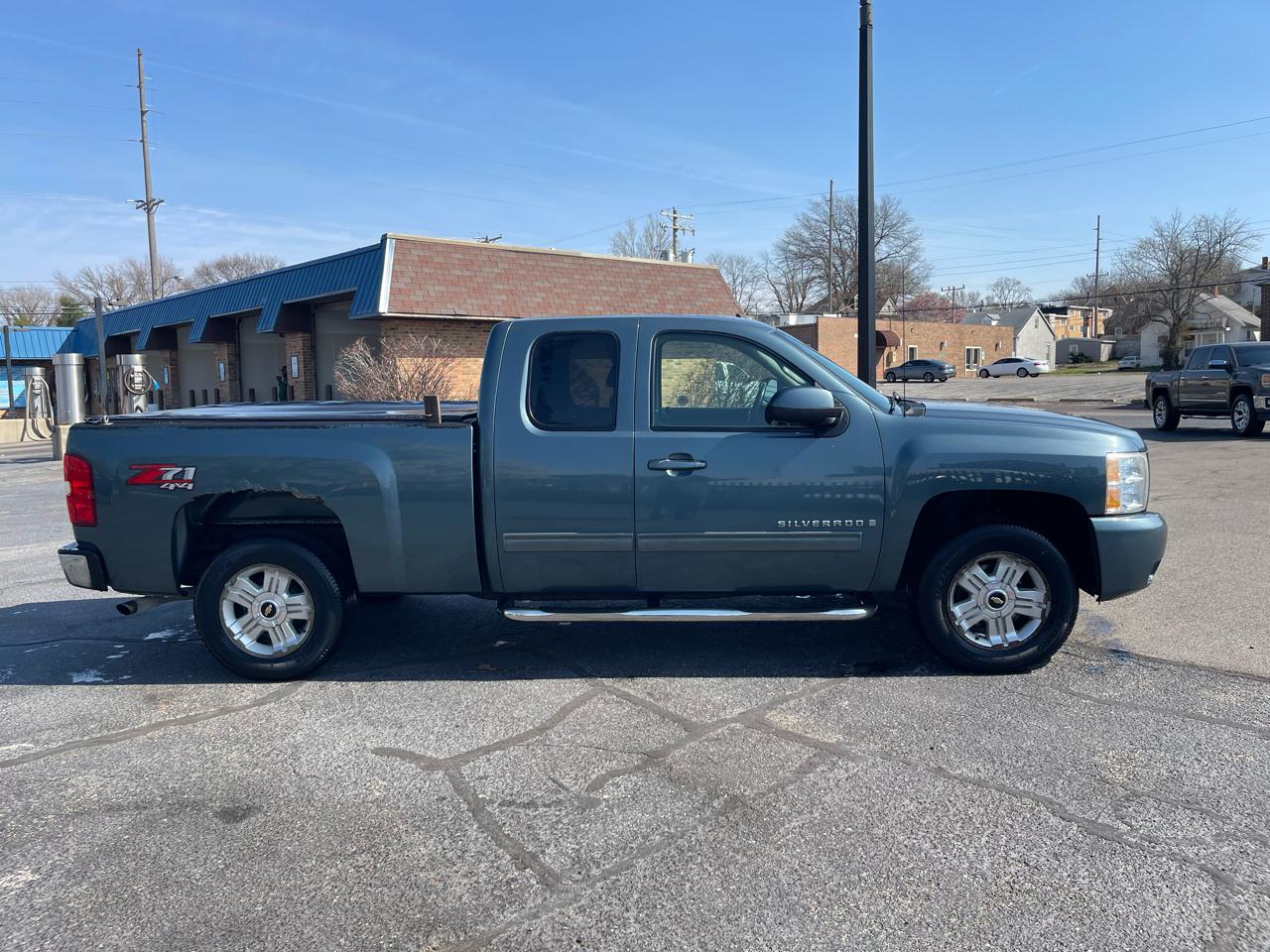 Chevrolet Silverado 1500 Ext Cab 157.5" WB 4WD Z71 2009