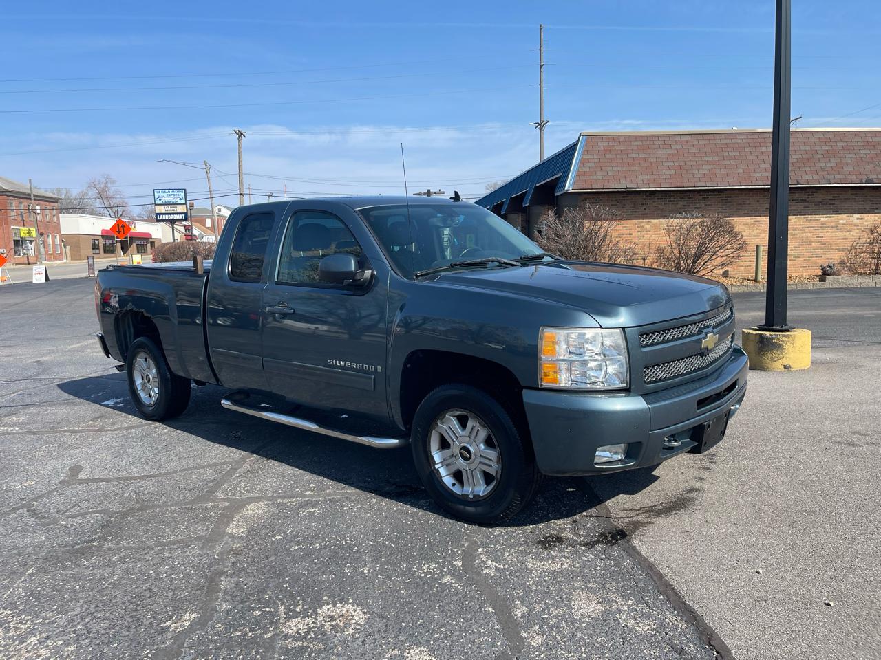 Chevrolet Silverado 1500 Ext Cab 157.5" WB 4WD Z71 2009