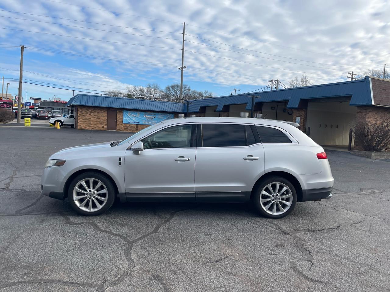 Lincoln MKT AWD 2010