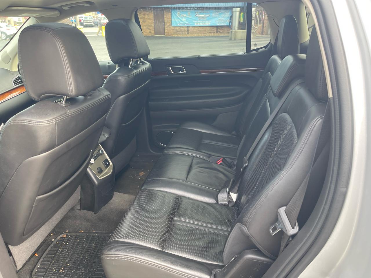 Lincoln MKT AWD 2010