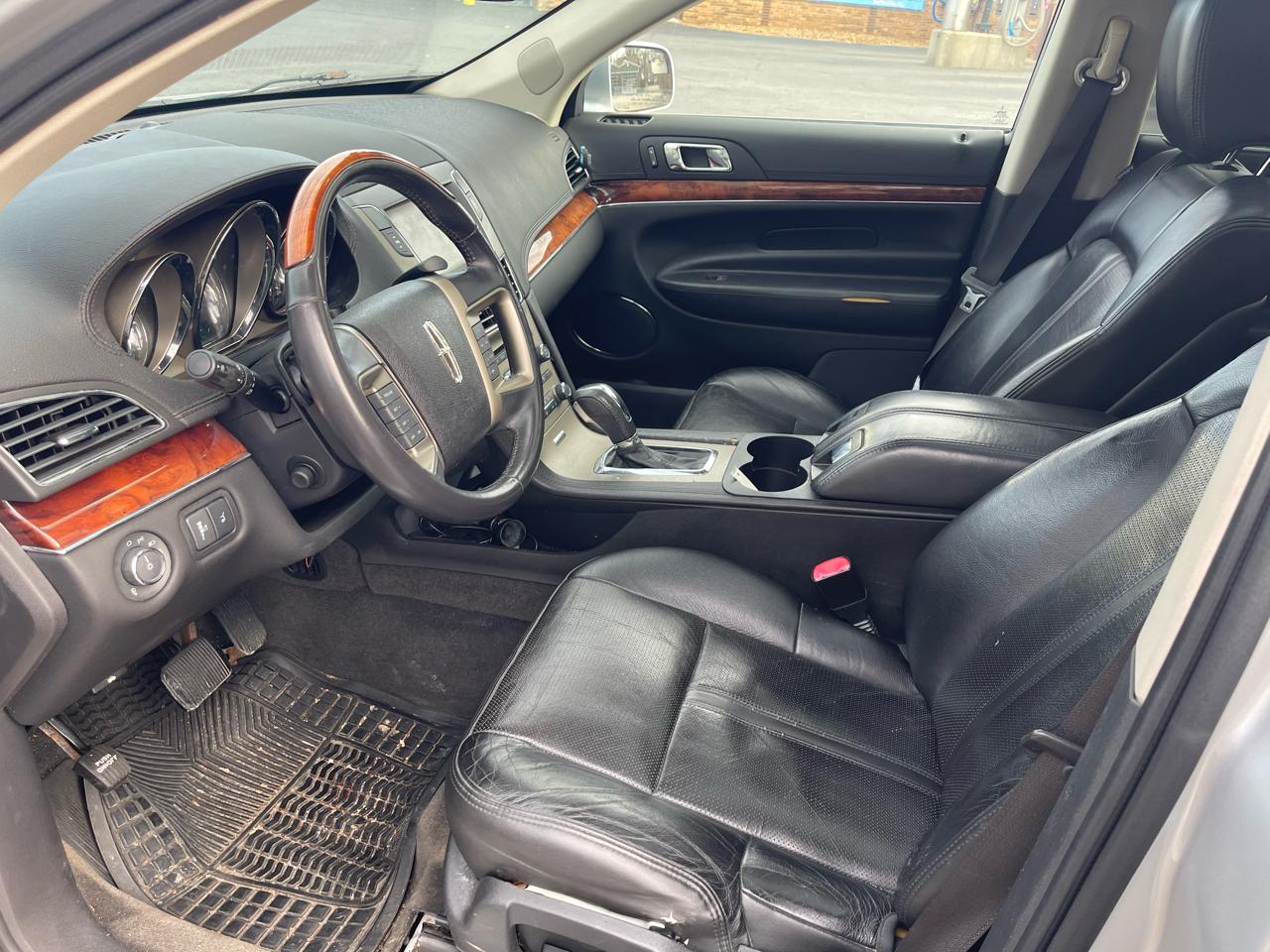 Lincoln MKT AWD 2010