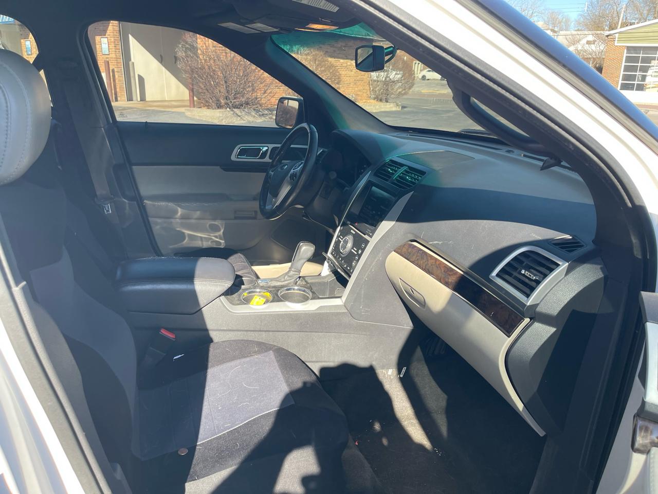 Ford Explorer Limited FWD 2012