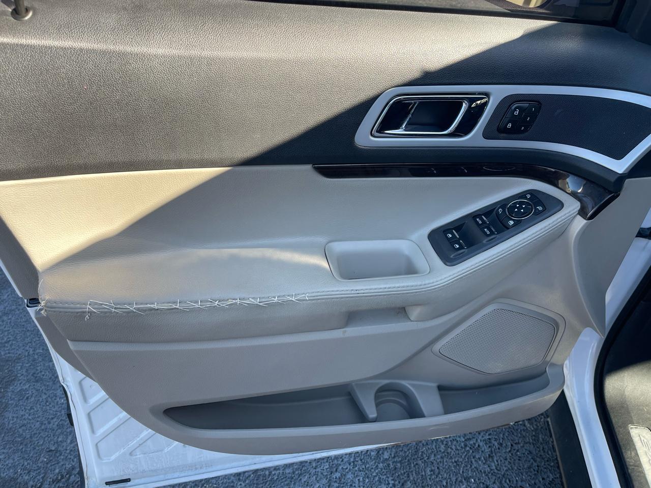 Ford Explorer Limited FWD 2012