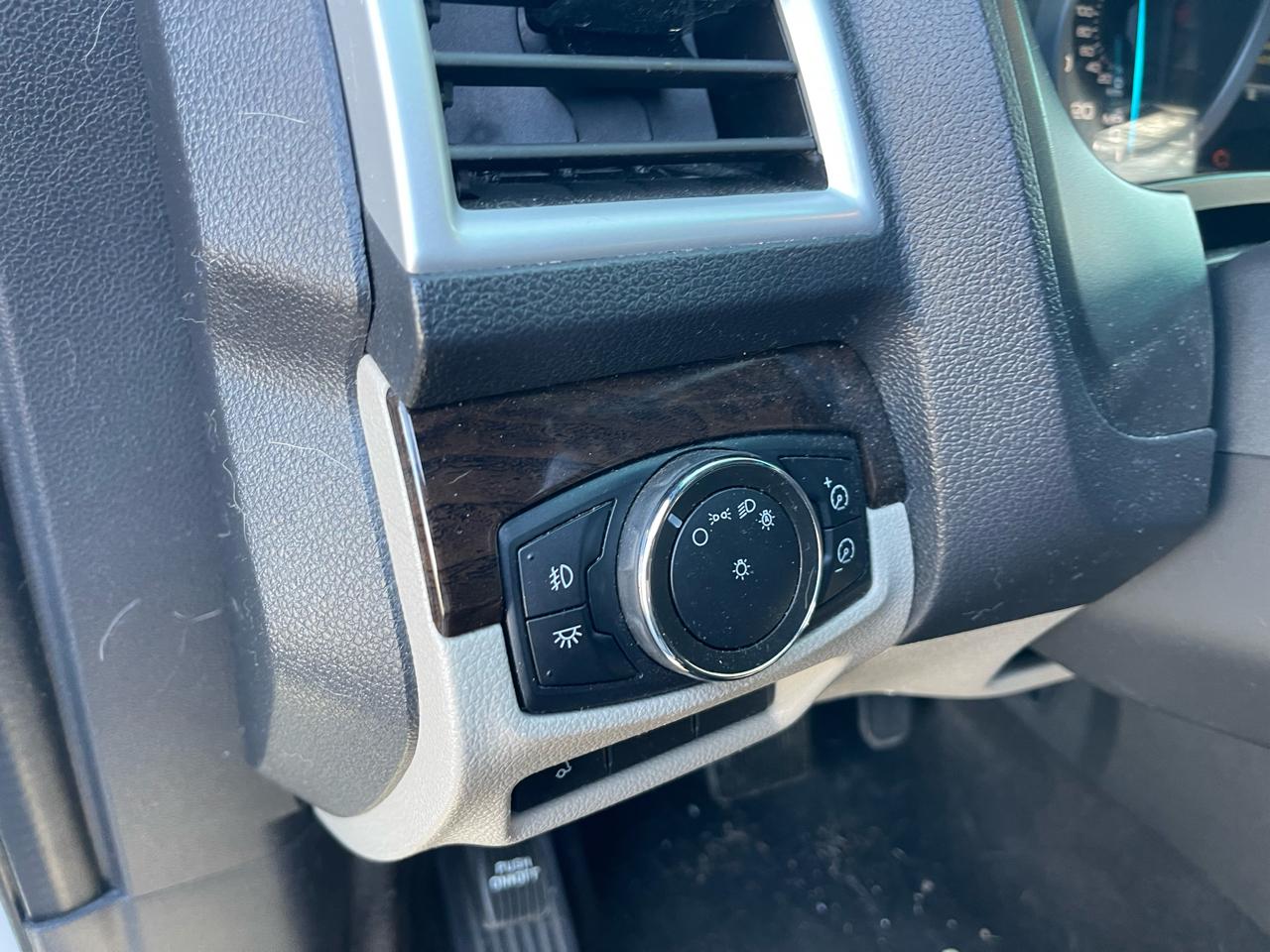 Ford Explorer Limited FWD 2012