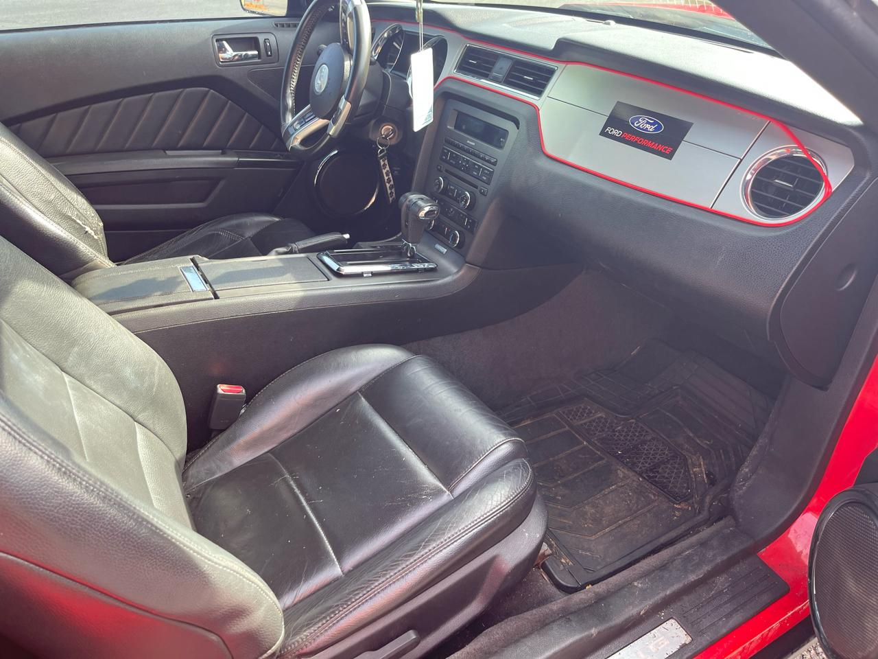 Ford Mustang V6 Coupe 2012