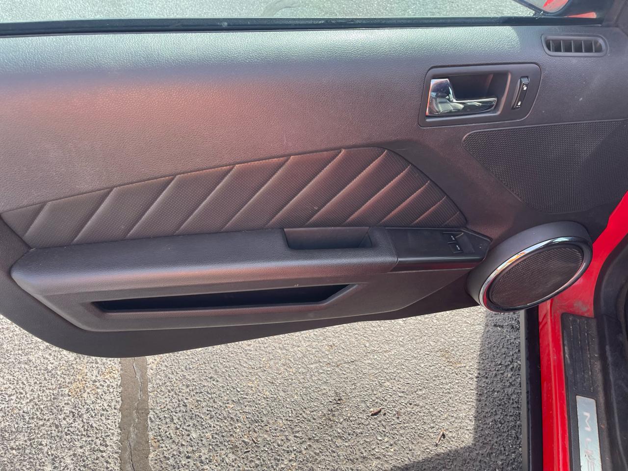 Ford Mustang V6 Coupe 2012