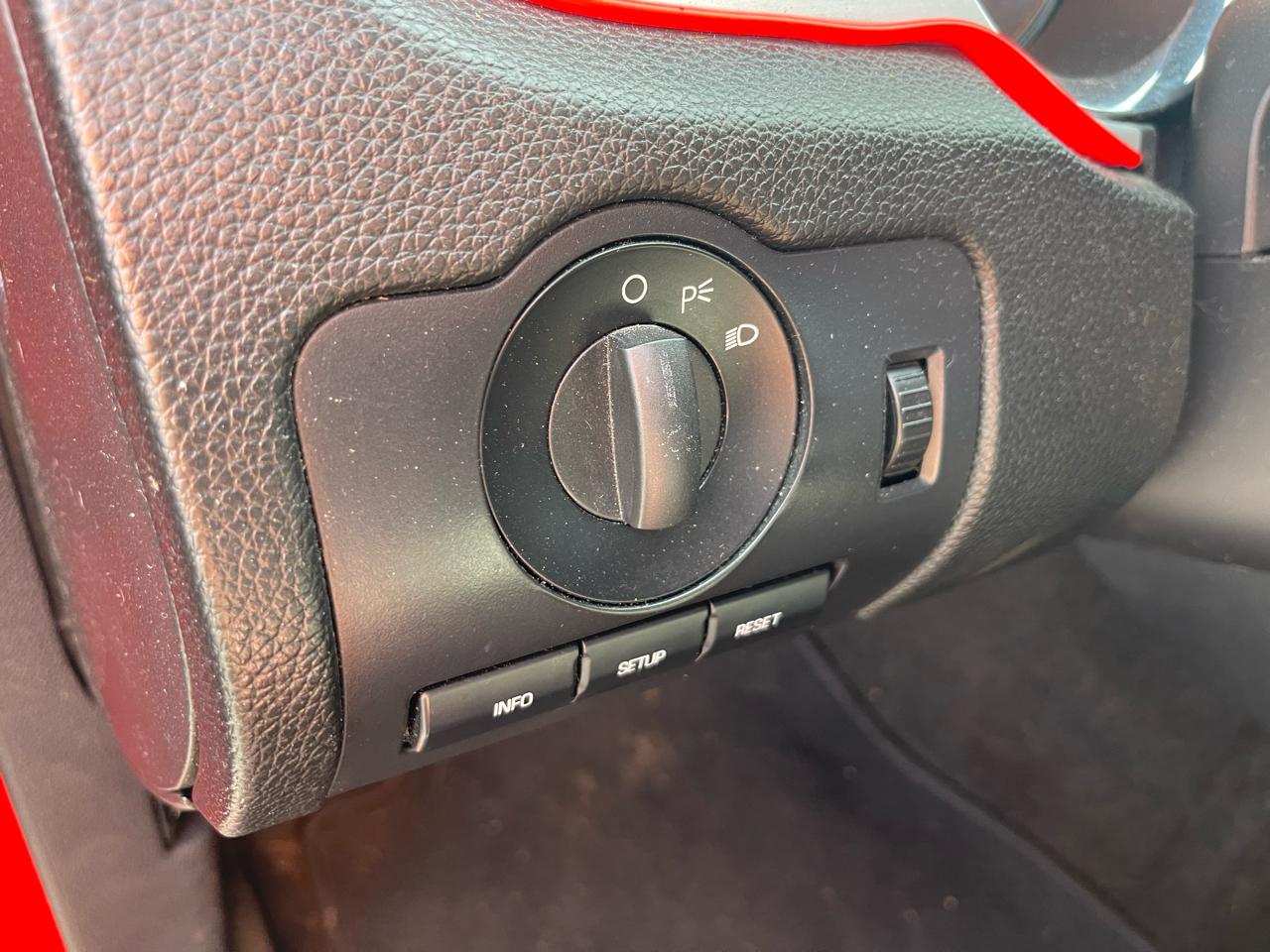 Ford Mustang V6 Coupe 2012