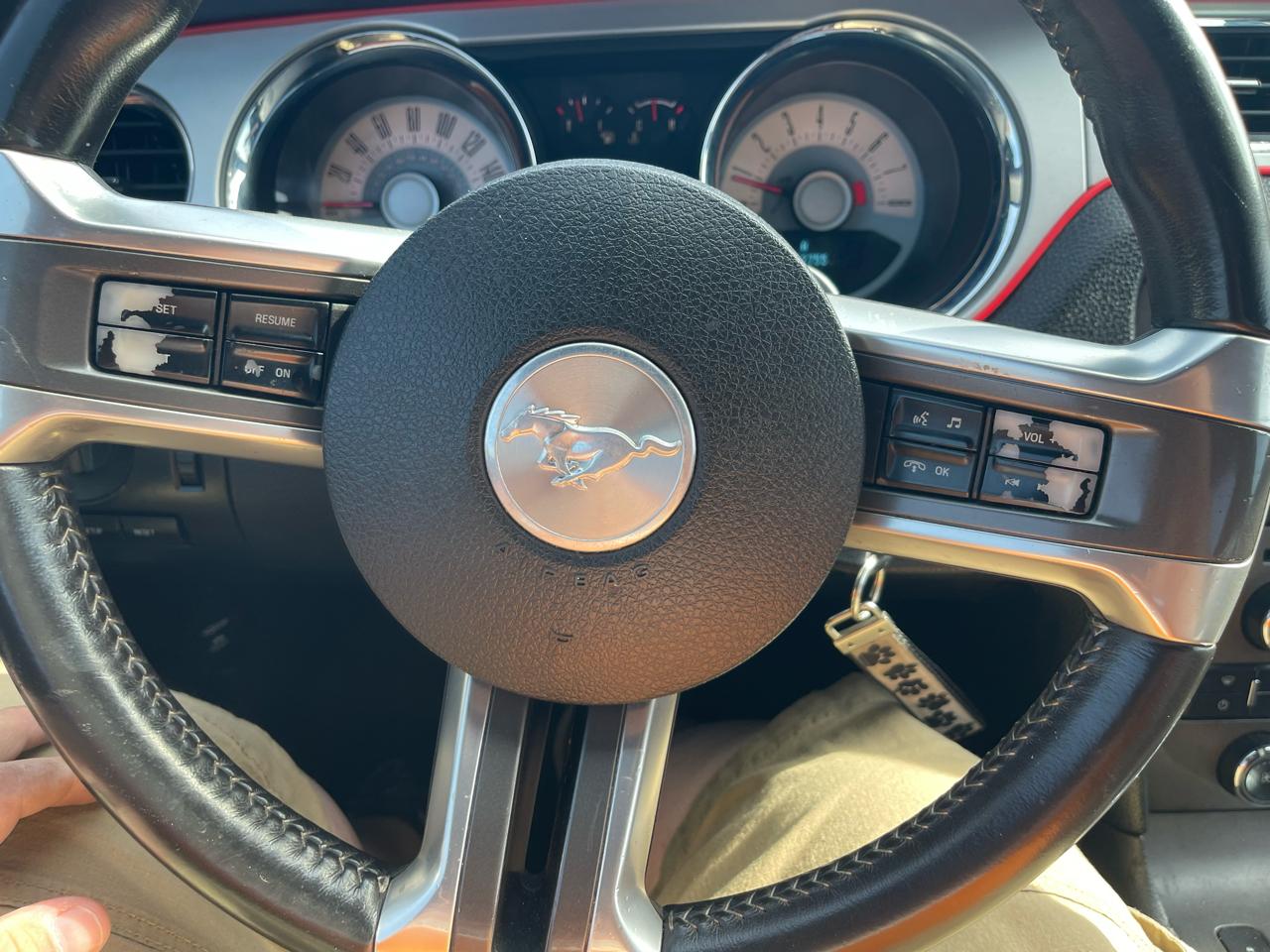 Ford Mustang V6 Coupe 2012