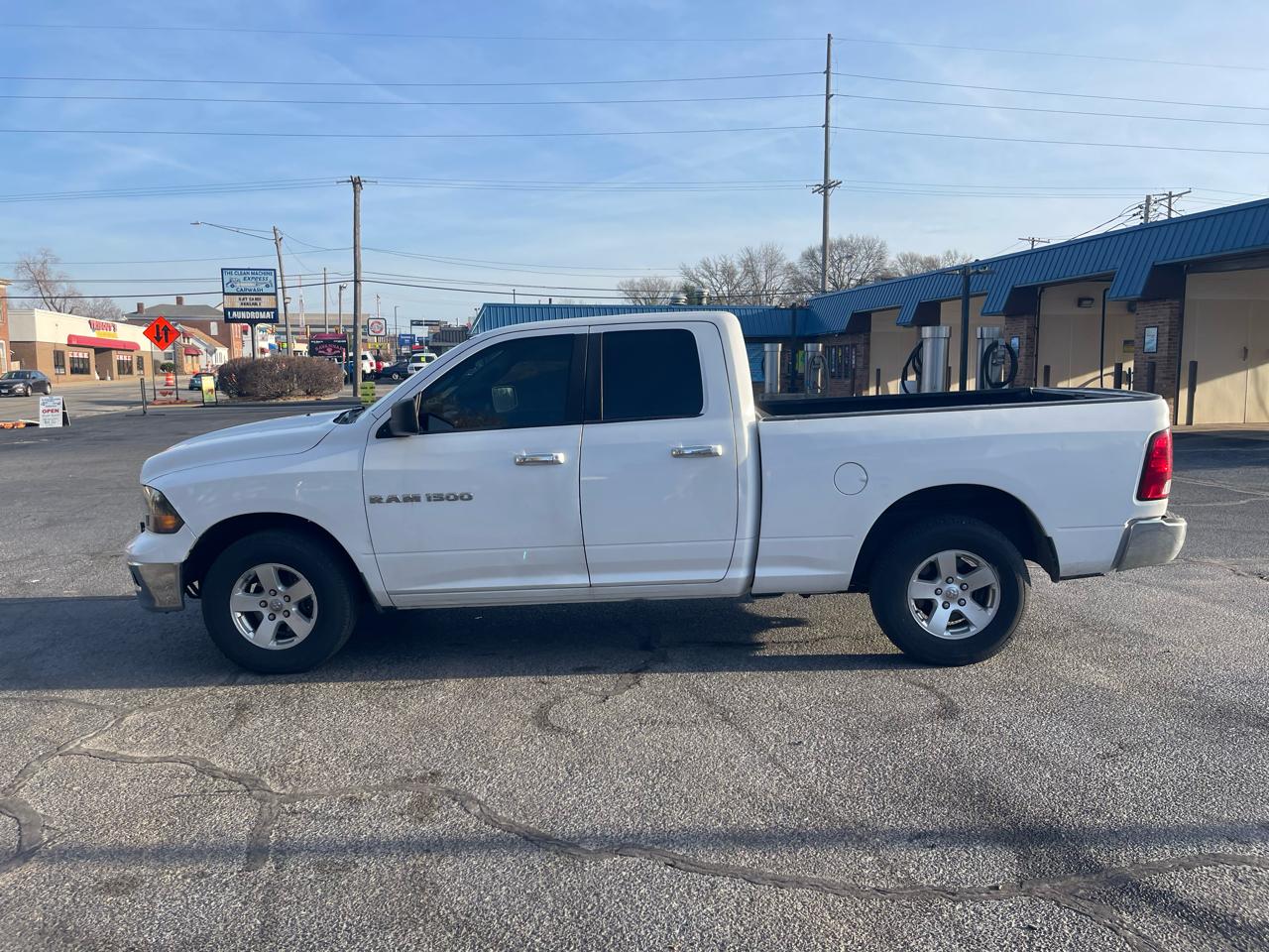 RAM 1500 4WD Quad Cab 140.5" SLT 2011