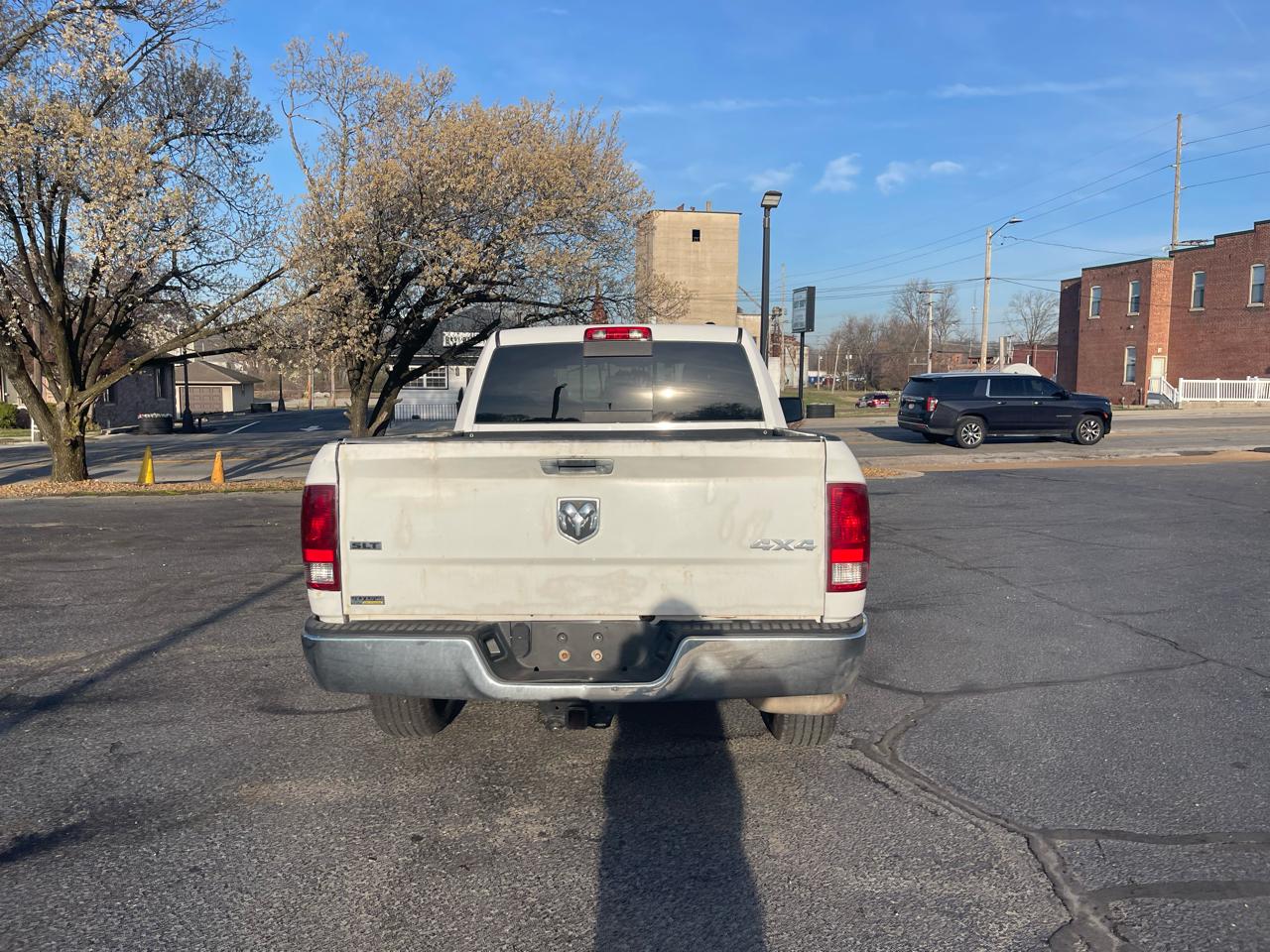 RAM 1500 4WD Quad Cab 140.5" SLT 2011