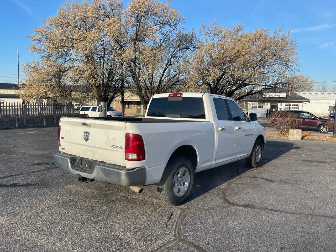 RAM 1500 4WD Quad Cab 140.5" SLT 2011