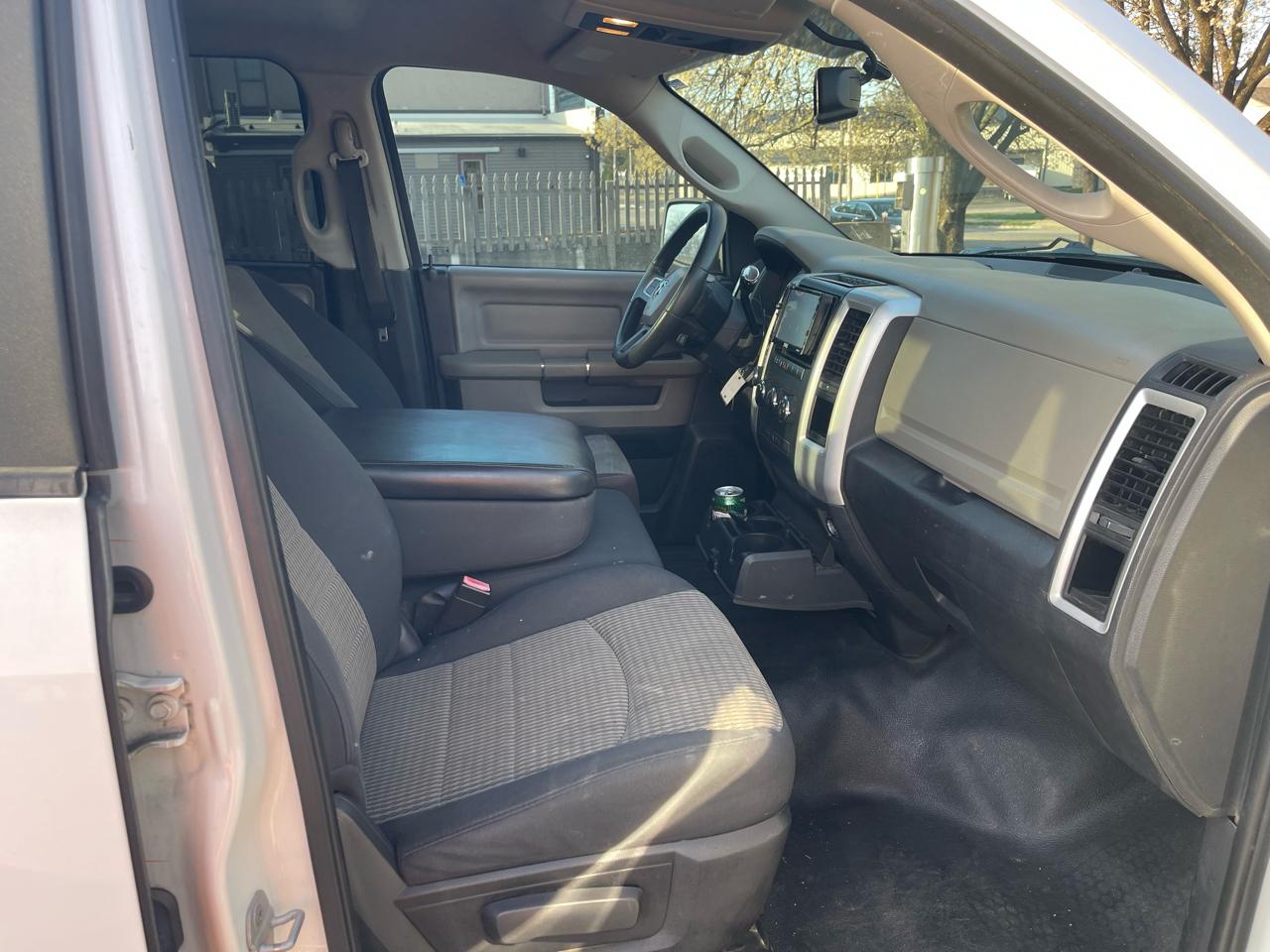 RAM 1500 4WD Quad Cab 140.5" SLT 2011