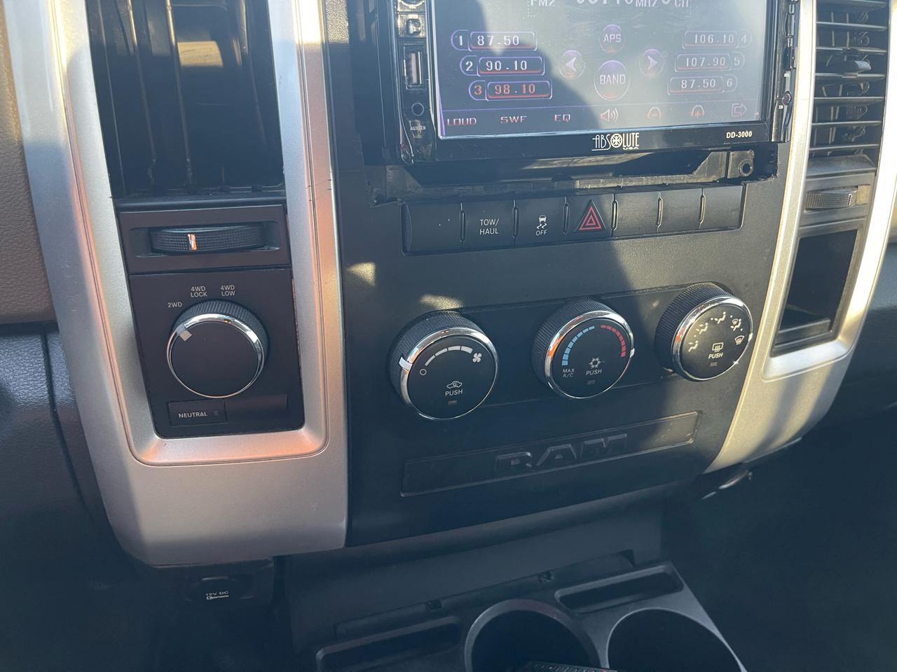 RAM 1500 4WD Quad Cab 140.5" SLT 2011