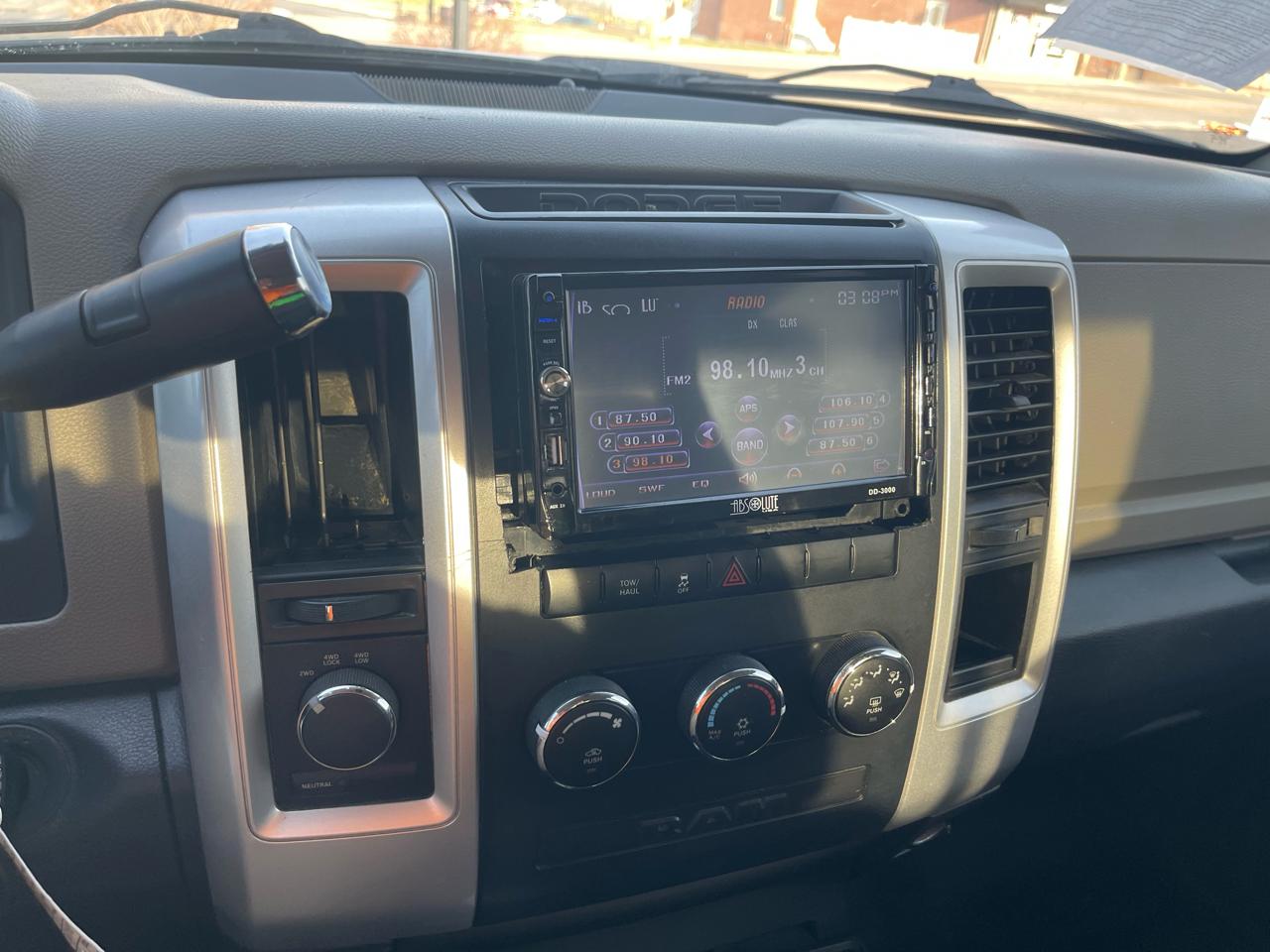 RAM 1500 4WD Quad Cab 140.5" SLT 2011