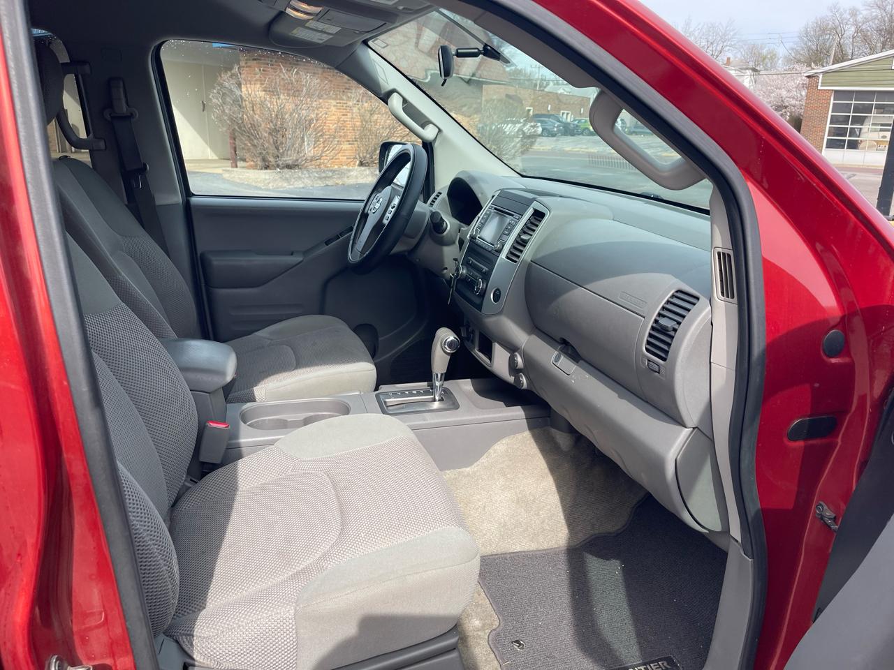 Nissan Frontier 4WD Crew Cab SWB Auto SV 2016