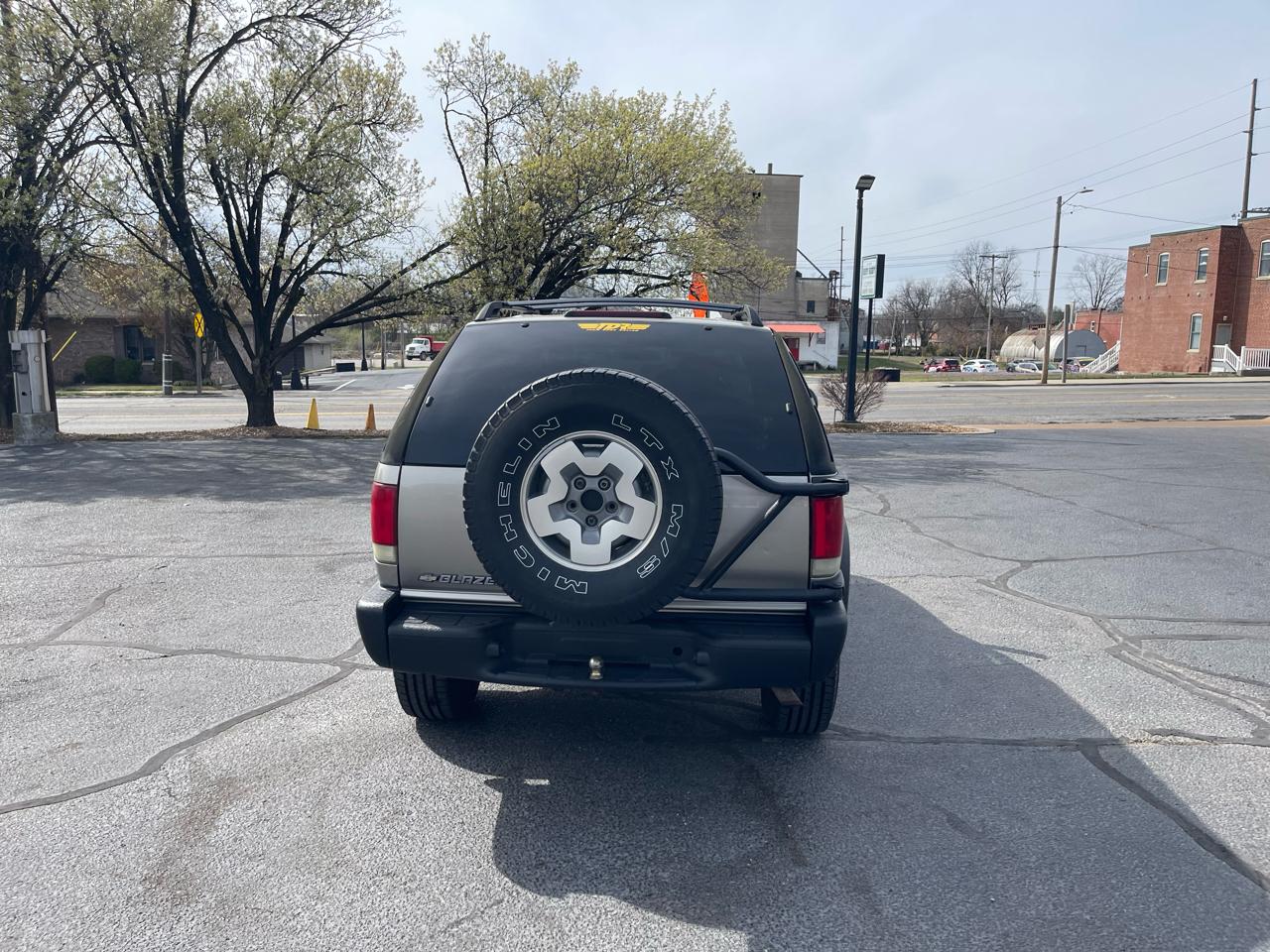 Chevrolet Blazer 2-Door 4WD LS 2003