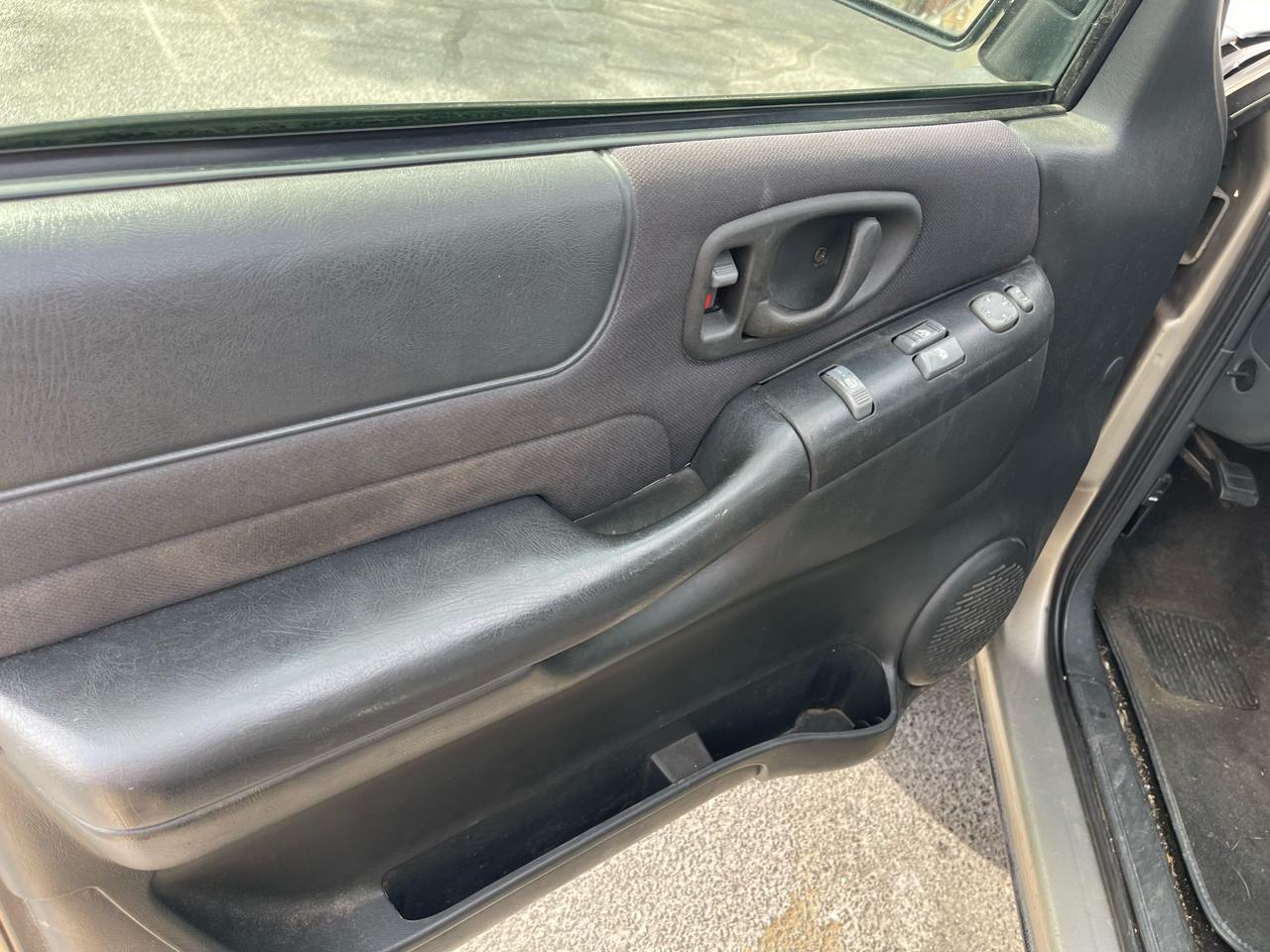 Chevrolet Blazer 2-Door 4WD LS 2003