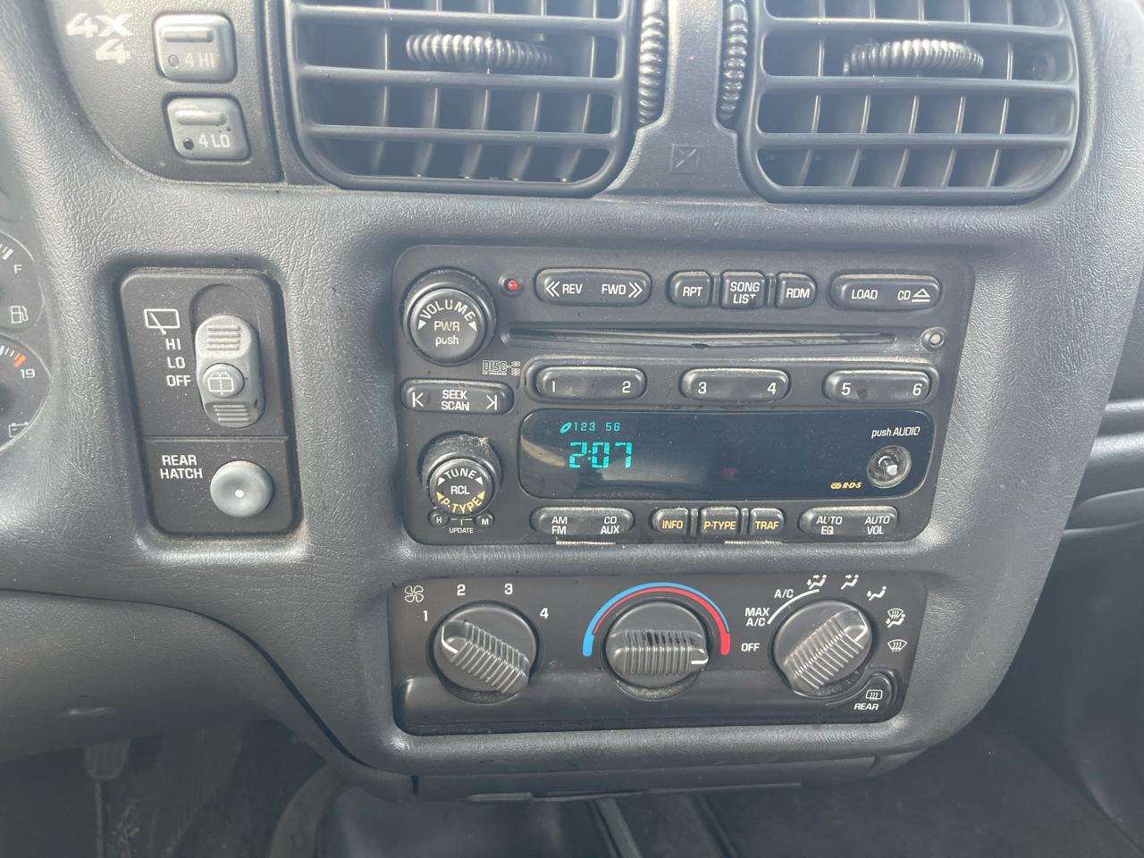 Chevrolet Blazer 2-Door 4WD LS 2003