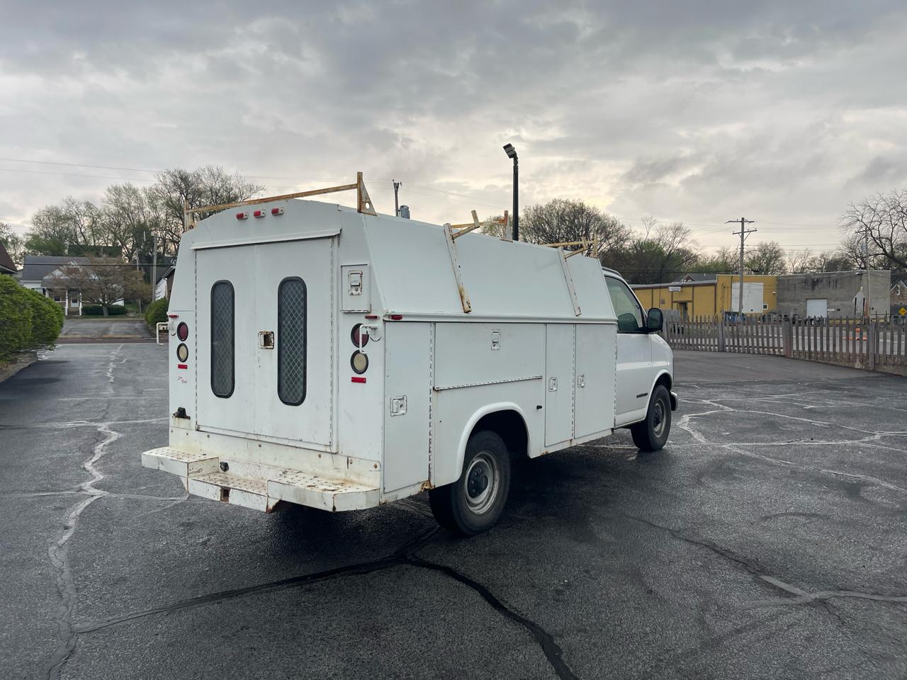 GMC Savana G3500 Cargo 2002