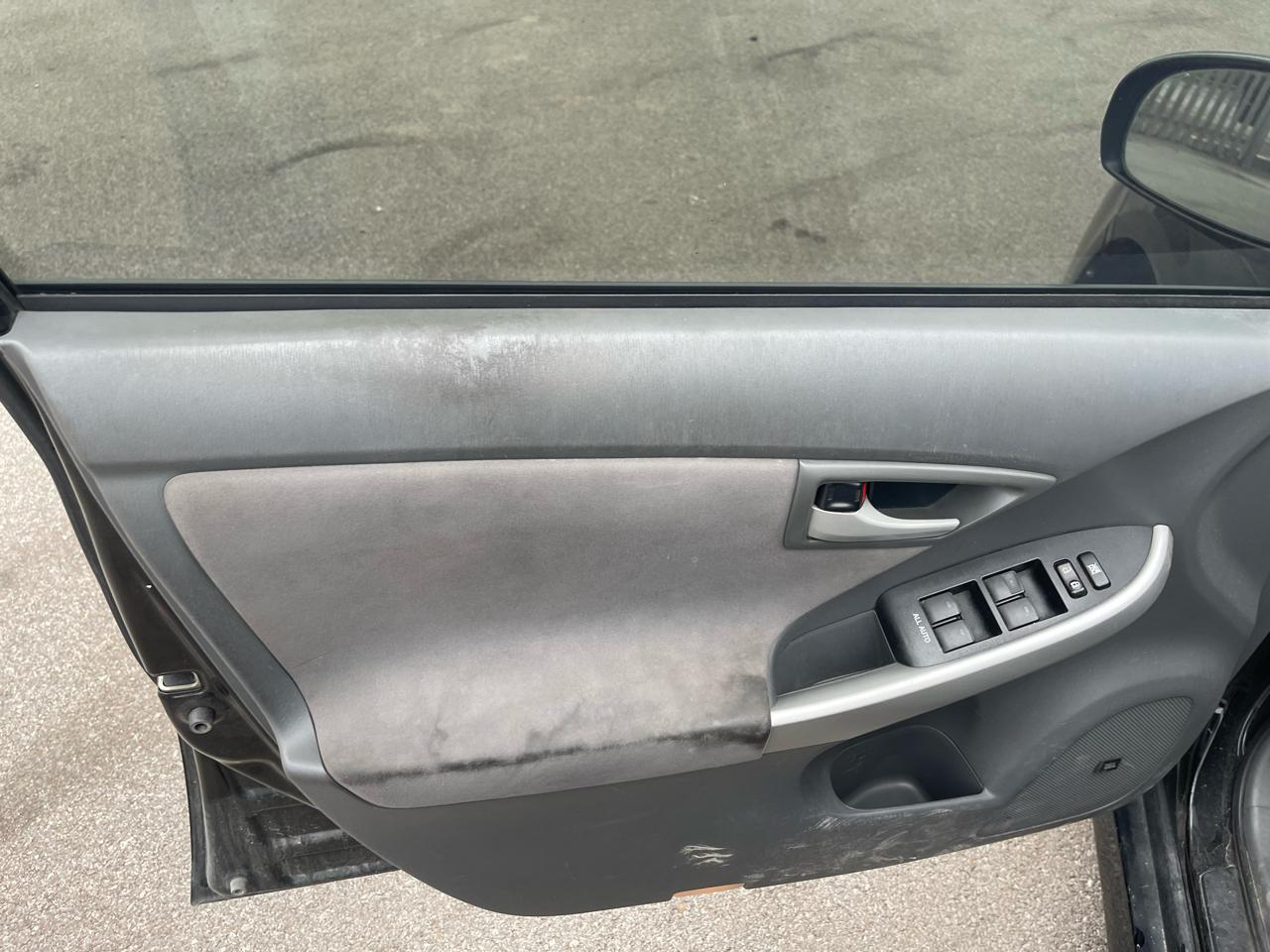 Toyota Prius Prius V 2010