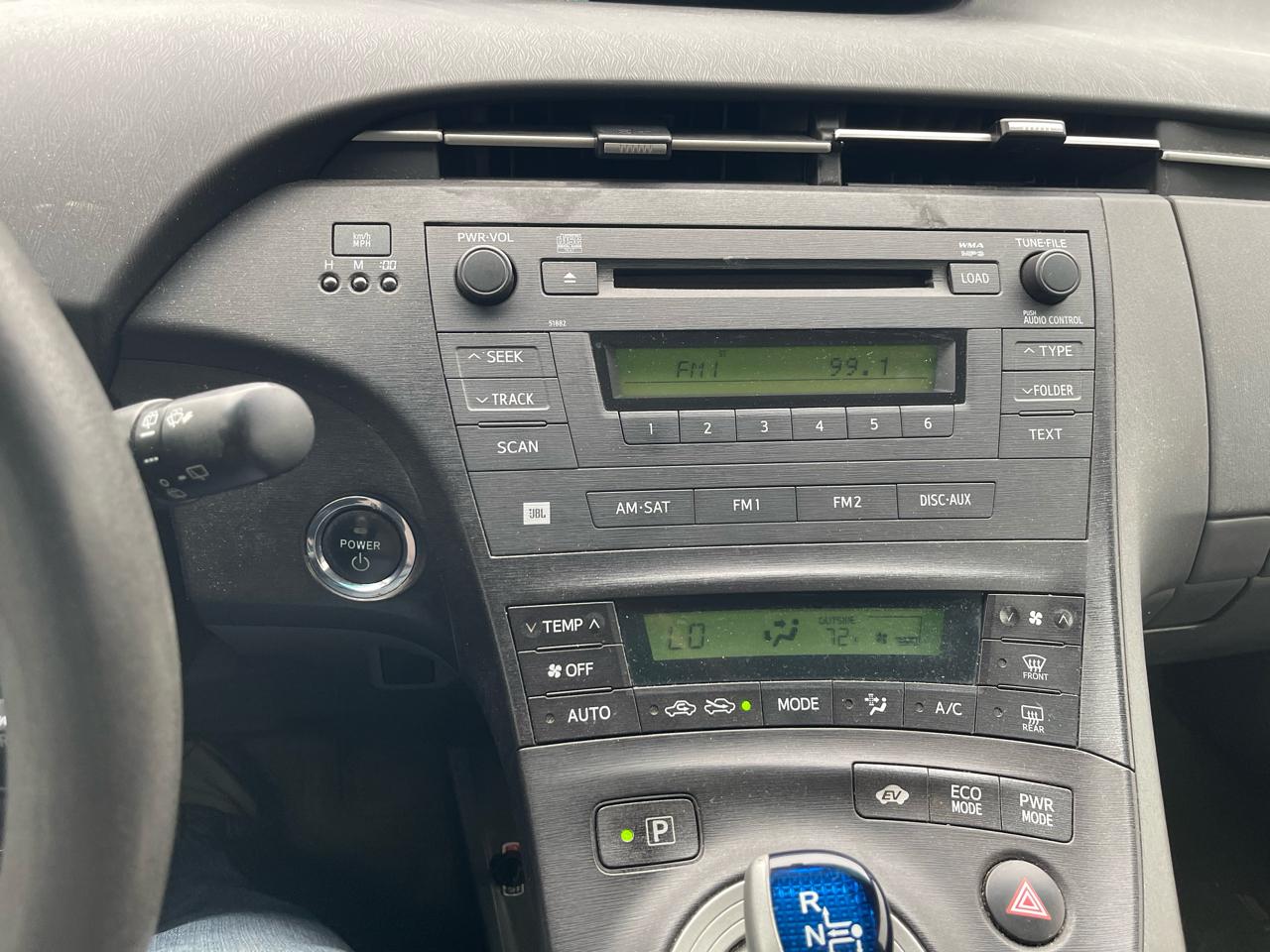 Toyota Prius Prius V 2010