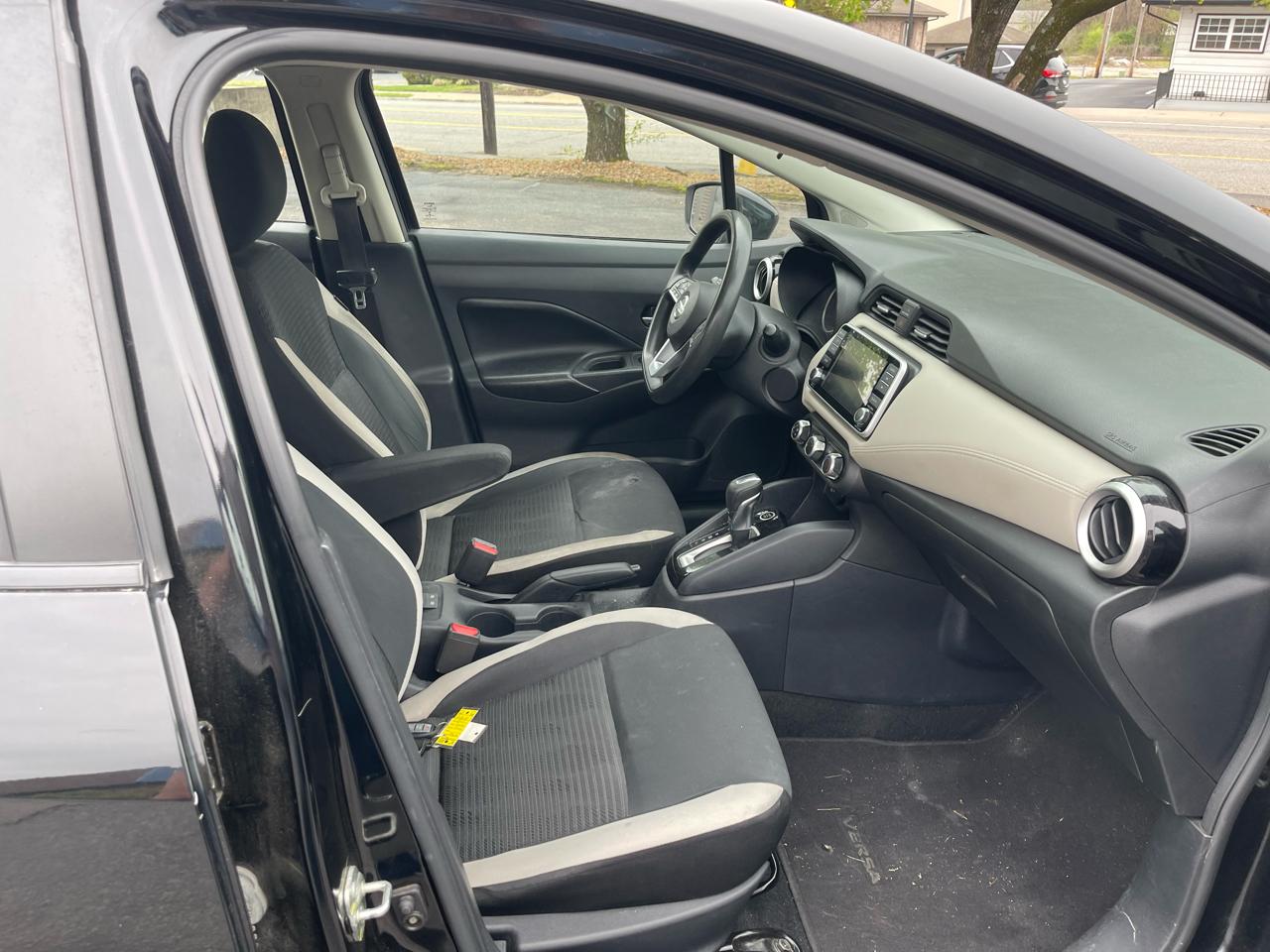 Nissan Versa SV 2020